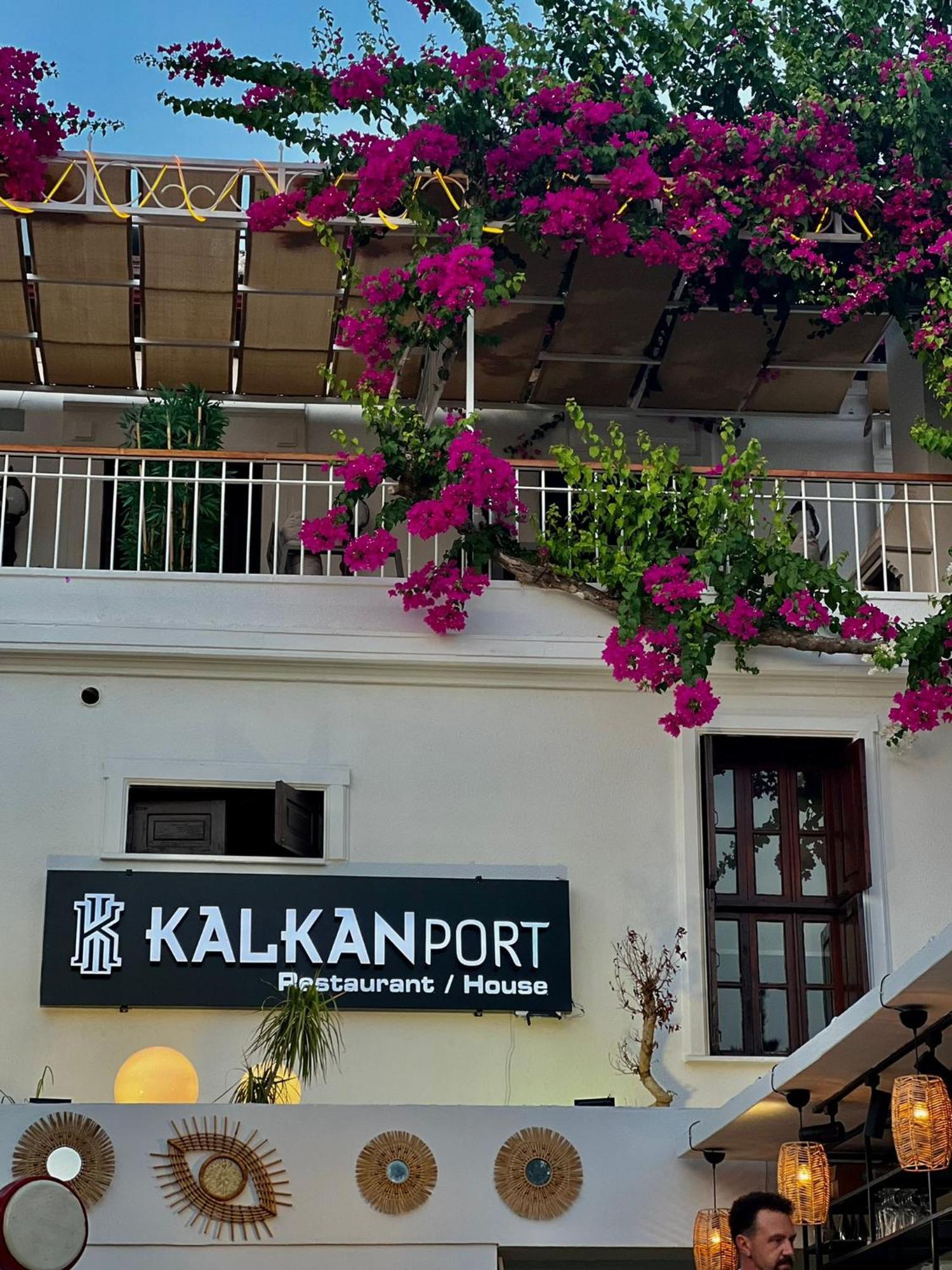 Kalkan Port Bagian luar foto