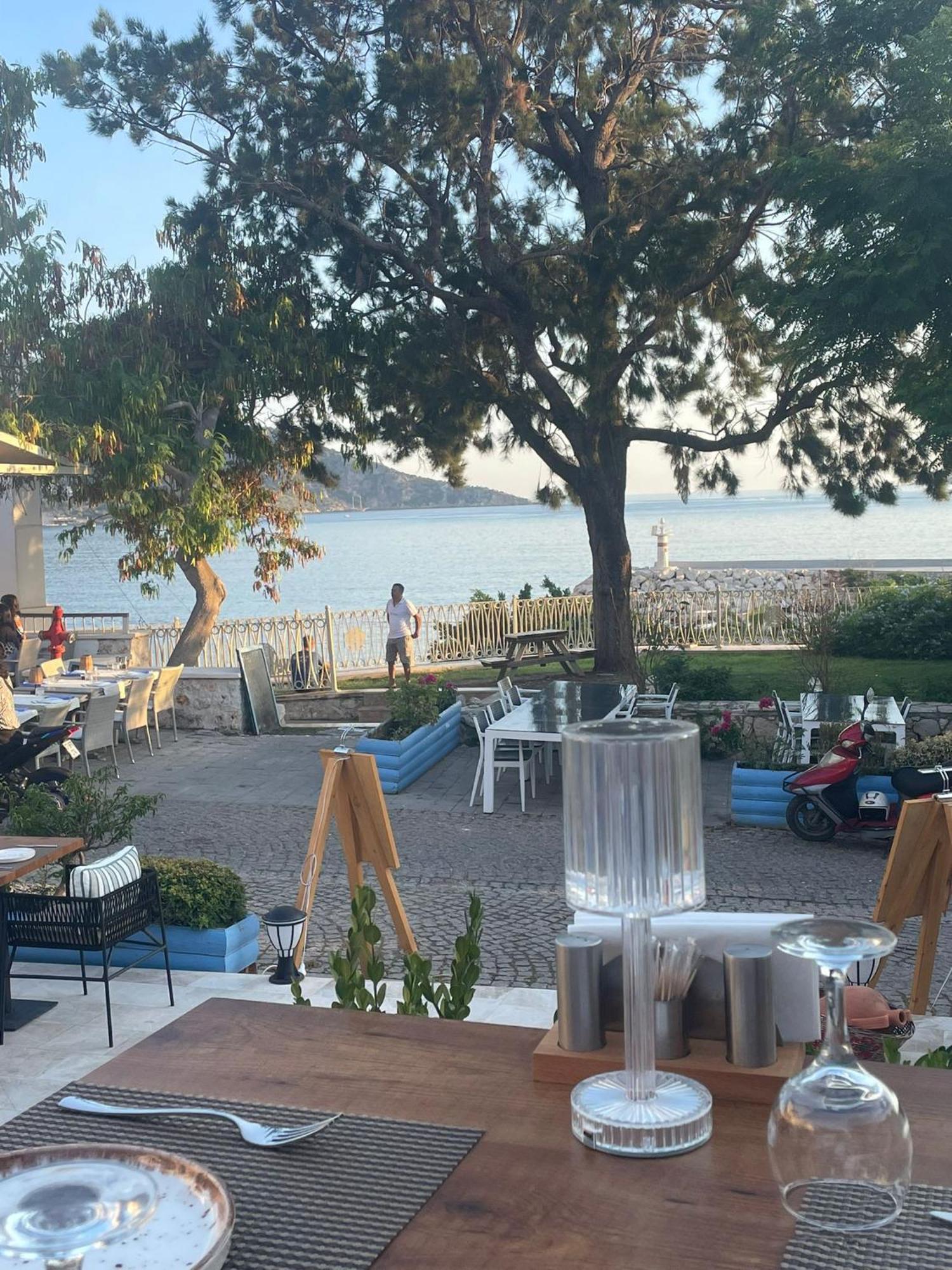 Kalkan Port Kas Bagian luar foto